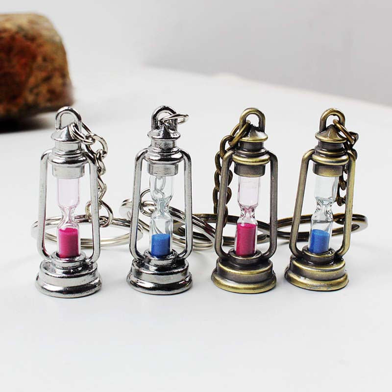 Wholesale Kerosene Lamp Hourglass Keychain